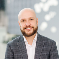 Professional portrait image of Lee Monik